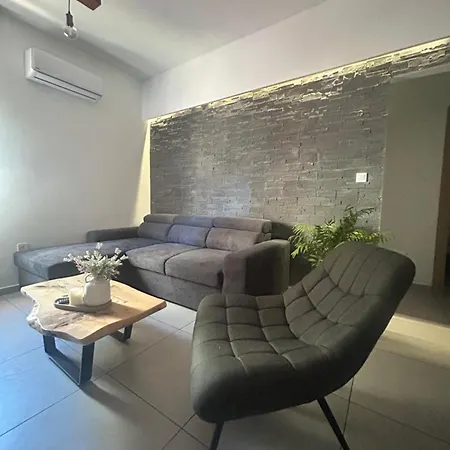 Evis House