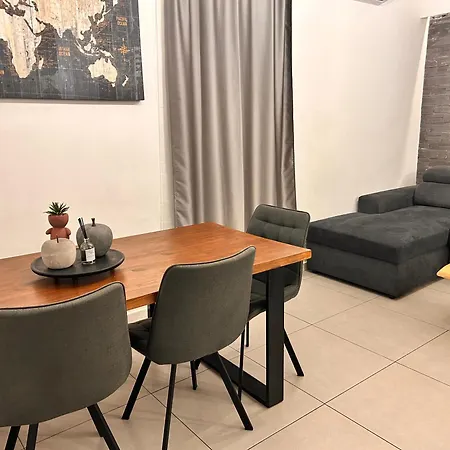 Evis House Ferienhaus