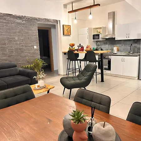 Ferienhaus Evis House *