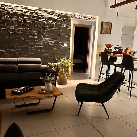 Ferienhaus Evis House